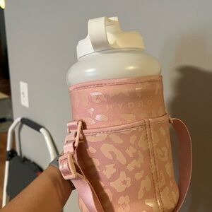Hydro Flask Pink Leopard Print Bag